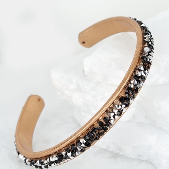 Glitter Stone Cuff - Picture 5 of 6